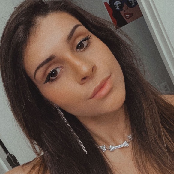 Meet your Posher, Anna - Picture 1 of 1